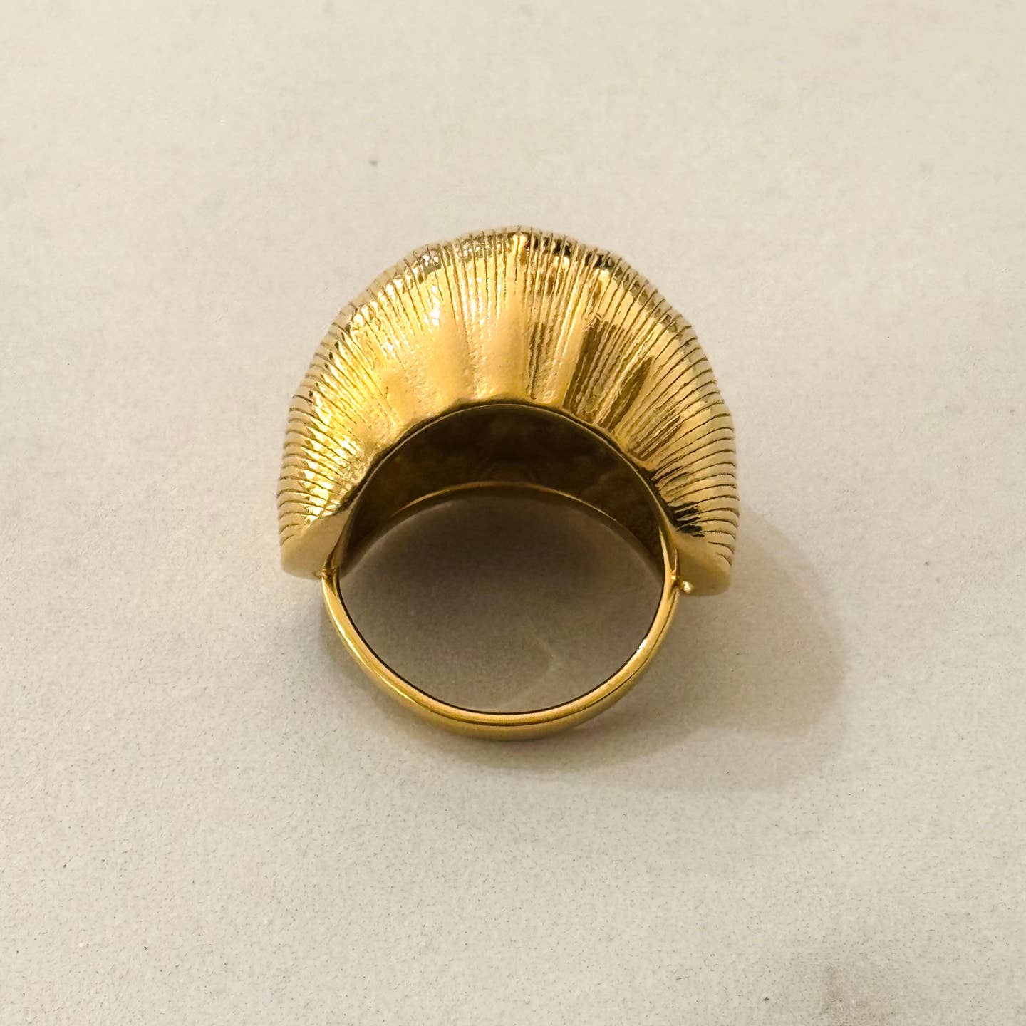 Bague en acier inoxydable rayée